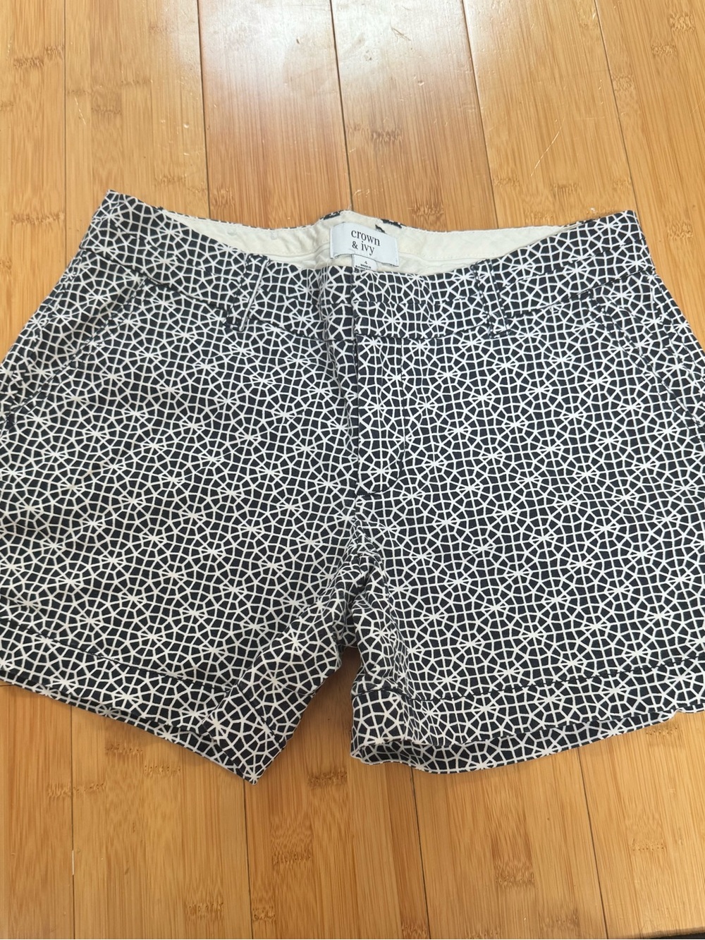 Crown & Ivy Navy and White Geometric Shorts-sz 4